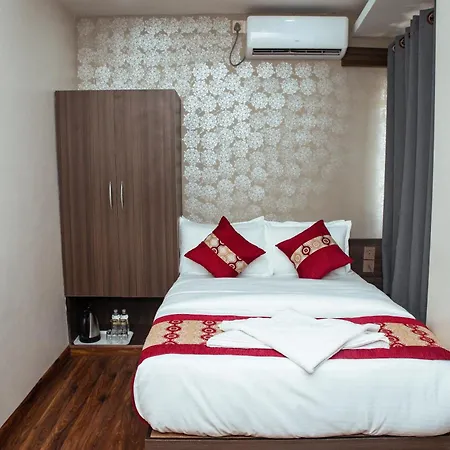 Kusum Airport Hotel