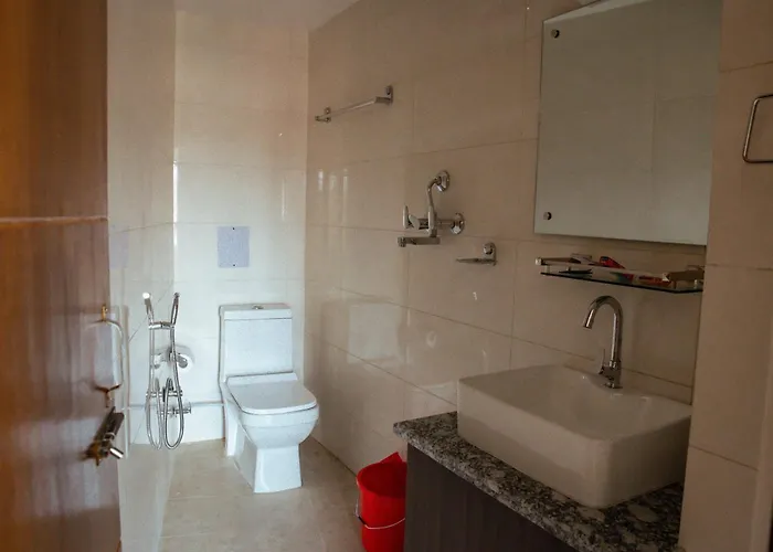 Kusum Airport Hotel