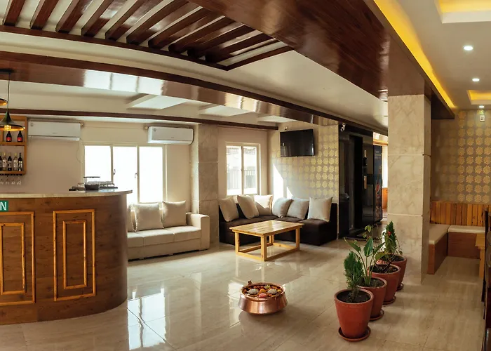 Kusum Airport Hotel